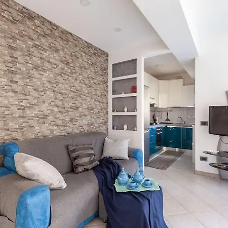 Apartament Casa Azzurra - By Host4u San Donato Milanese