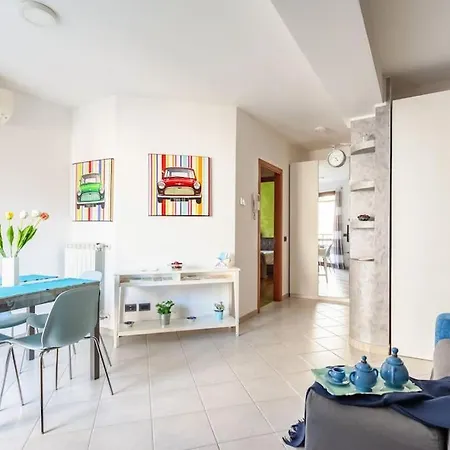 Apartament Casa Azzurra - By Host4u San Donato Milanese